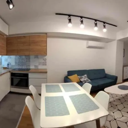Cozy 1-br City-center